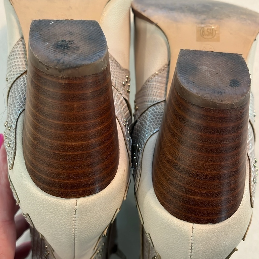 Coconuts Eliza Ankle Boots 6.5  Vegan Cream Studded Zip Sides Soft Clean EUC - Picture 10 of 12